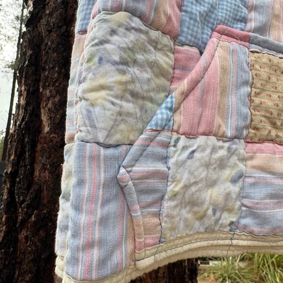 2T/3T Vintage Patchwork Quilted Hoodie with Navy Sleeves - Picture 5 of 7